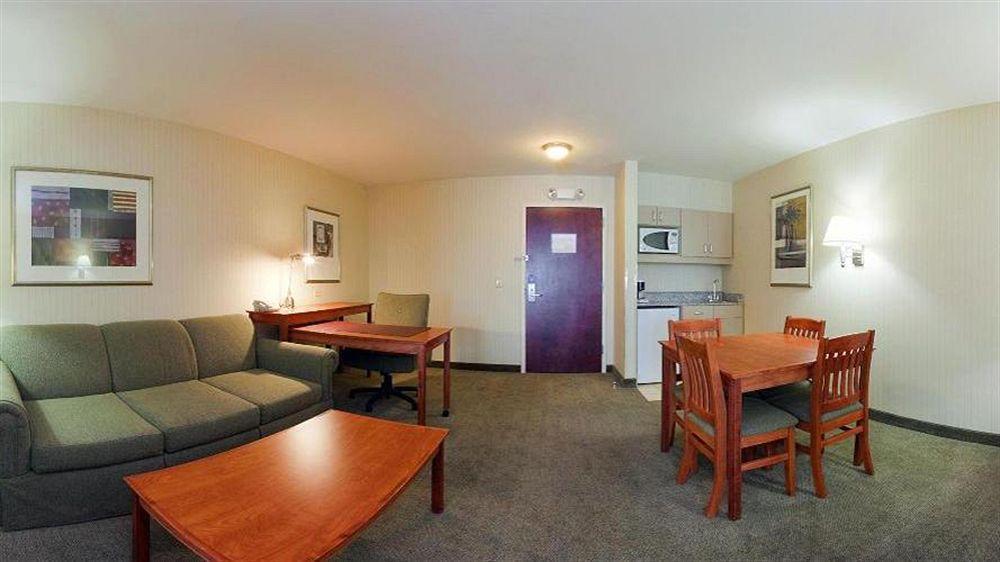 Holiday Inn Express Hotel & Suites Pasco-Tricities By Ihg Exterior photo