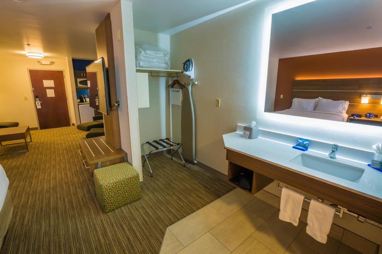 Holiday Inn Express Hotel & Suites Pasco-Tricities By Ihg Exterior photo